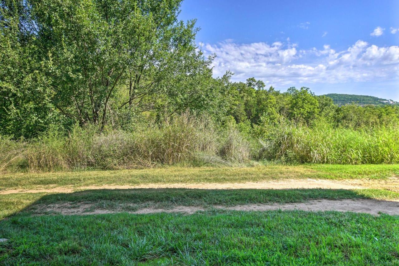 Cozy Condo With Pool Access, 5 Mi To Table Rock Lake Branson Exterior photo